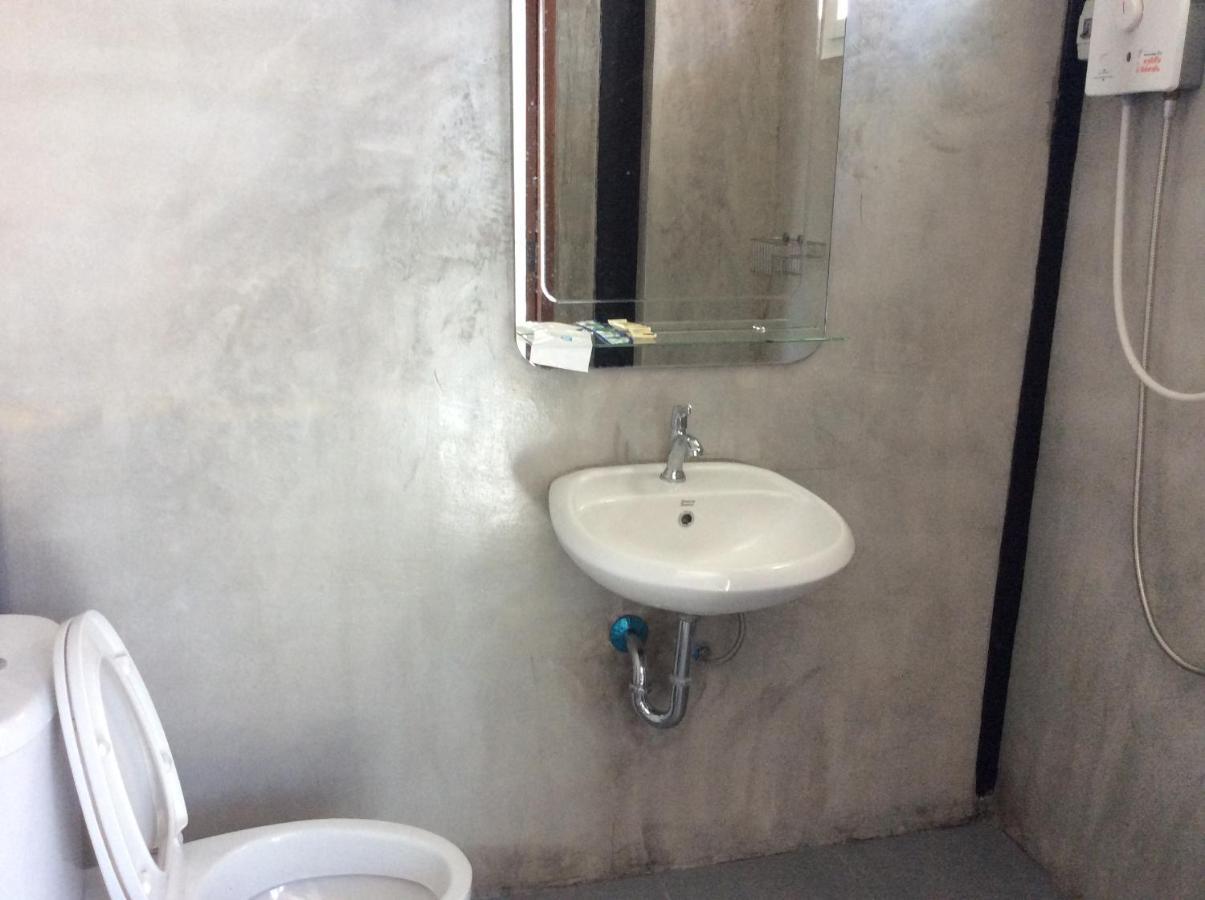 Solarcell Private Homestay Uthai Thani Exterior photo